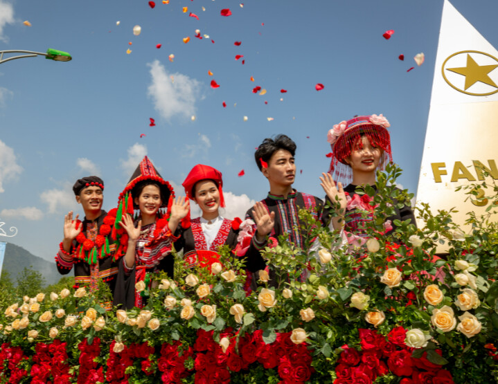 Lễ hội hoa hồng Fansipan