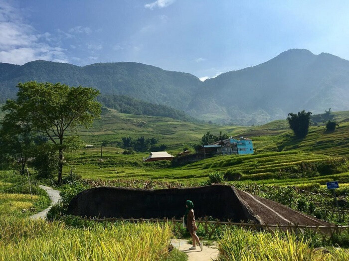 Khu chạm khắc đá cổ